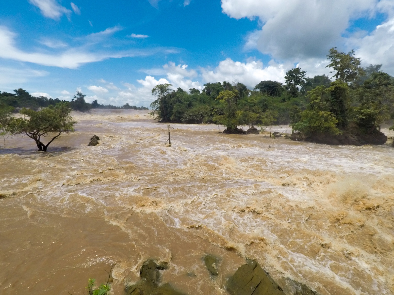 Khonephapheng Waterfall 02